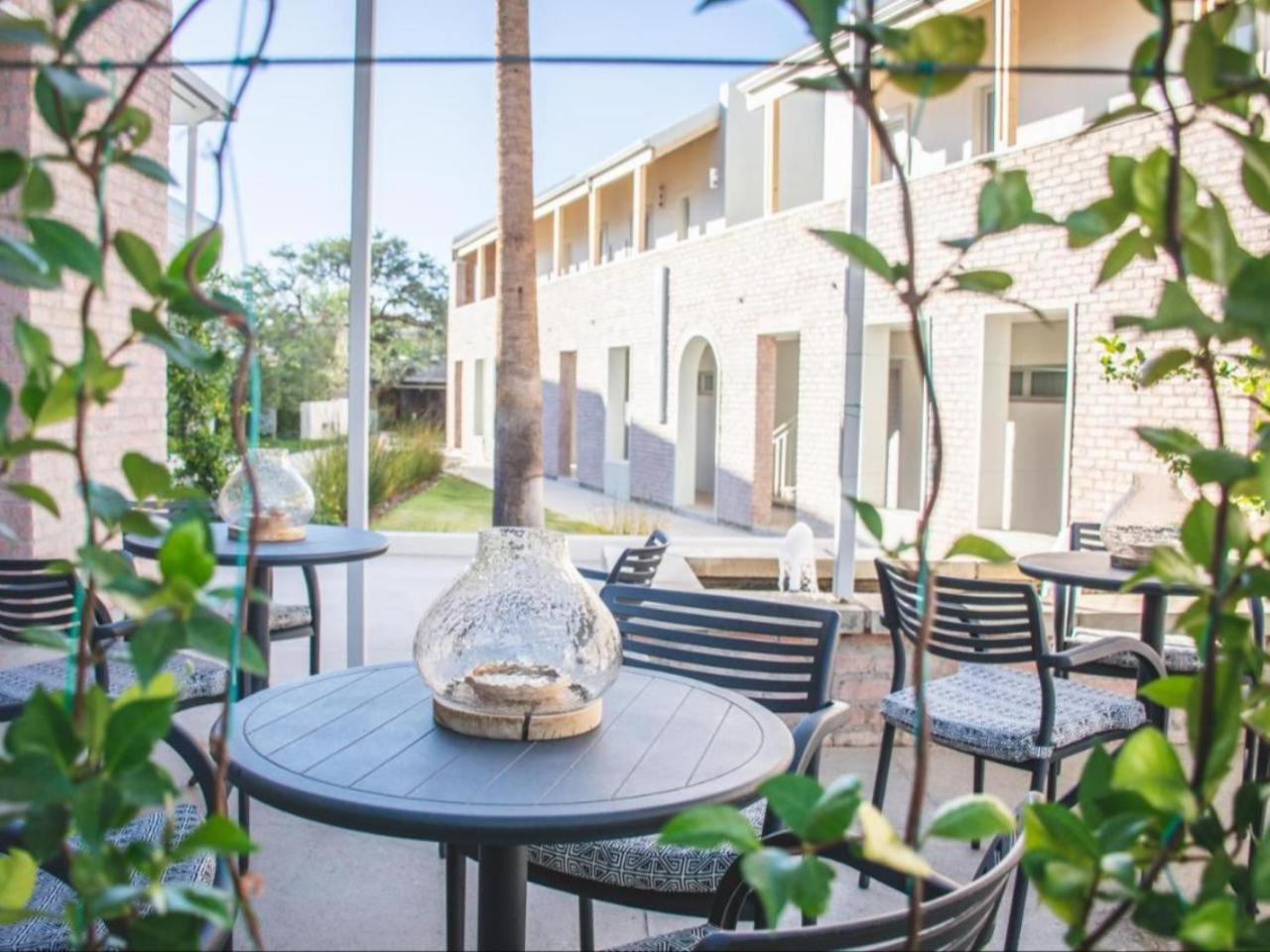 The Windhoek Luxury Suites Екстериор снимка