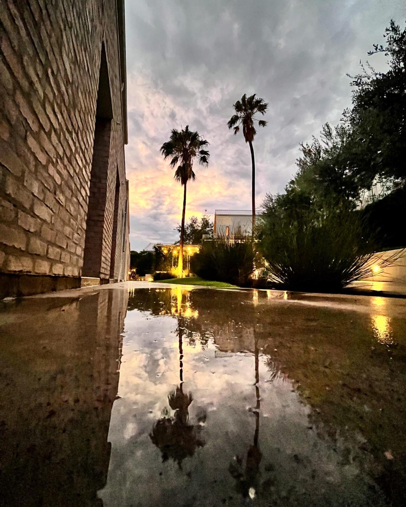 The Windhoek Luxury Suites Екстериор снимка