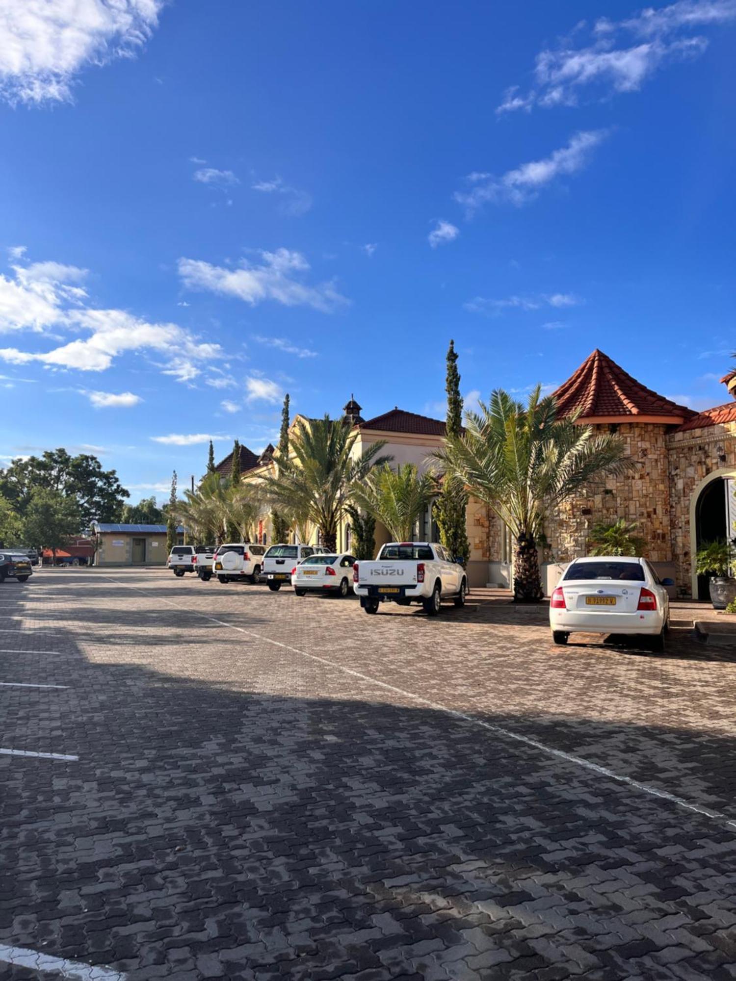 The Windhoek Luxury Suites Екстериор снимка