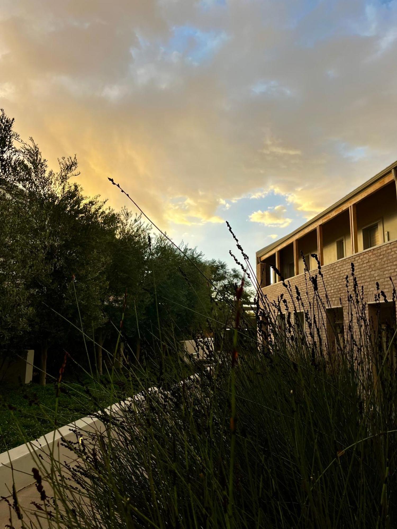 The Windhoek Luxury Suites Екстериор снимка
