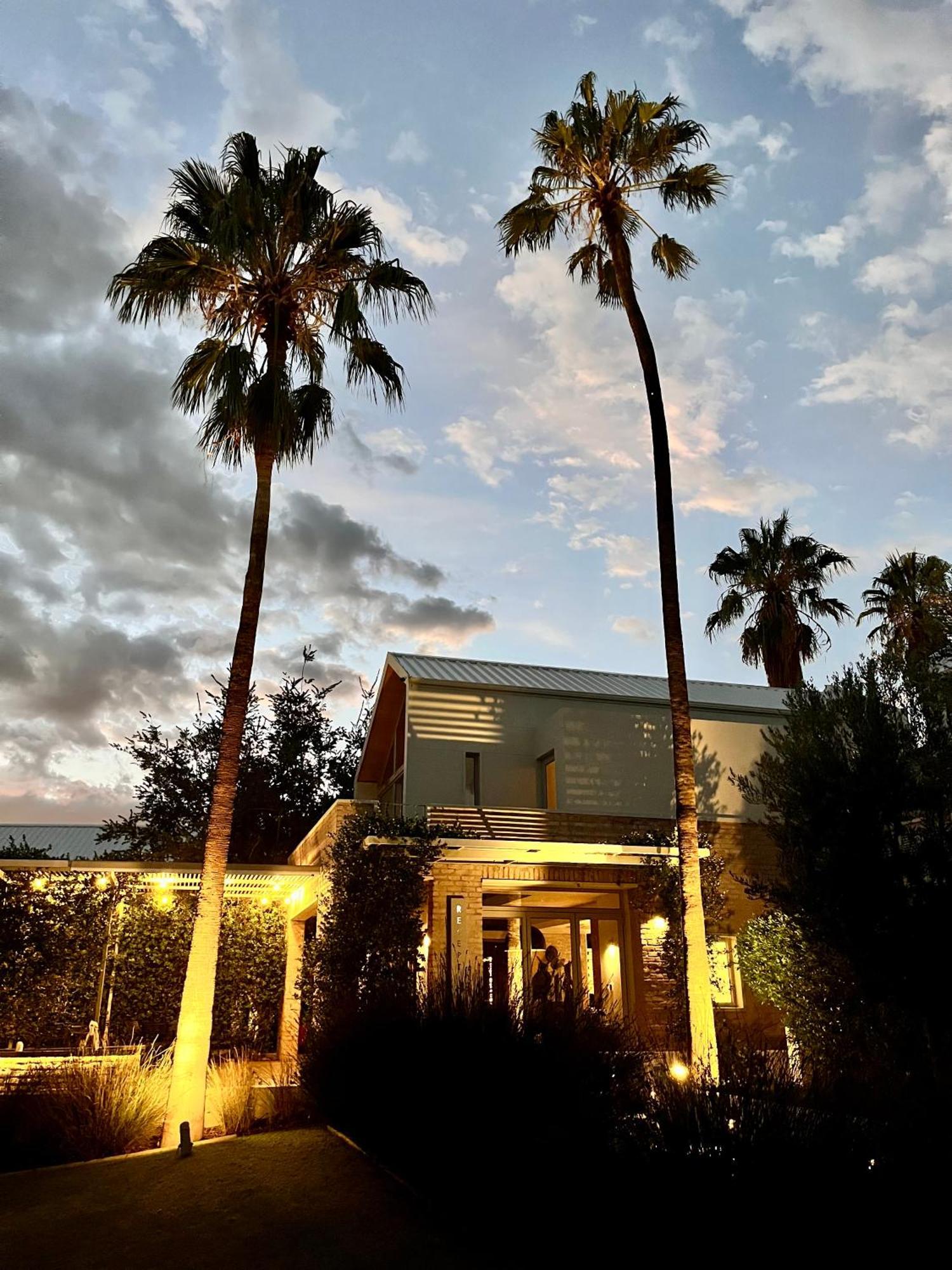 The Windhoek Luxury Suites Екстериор снимка