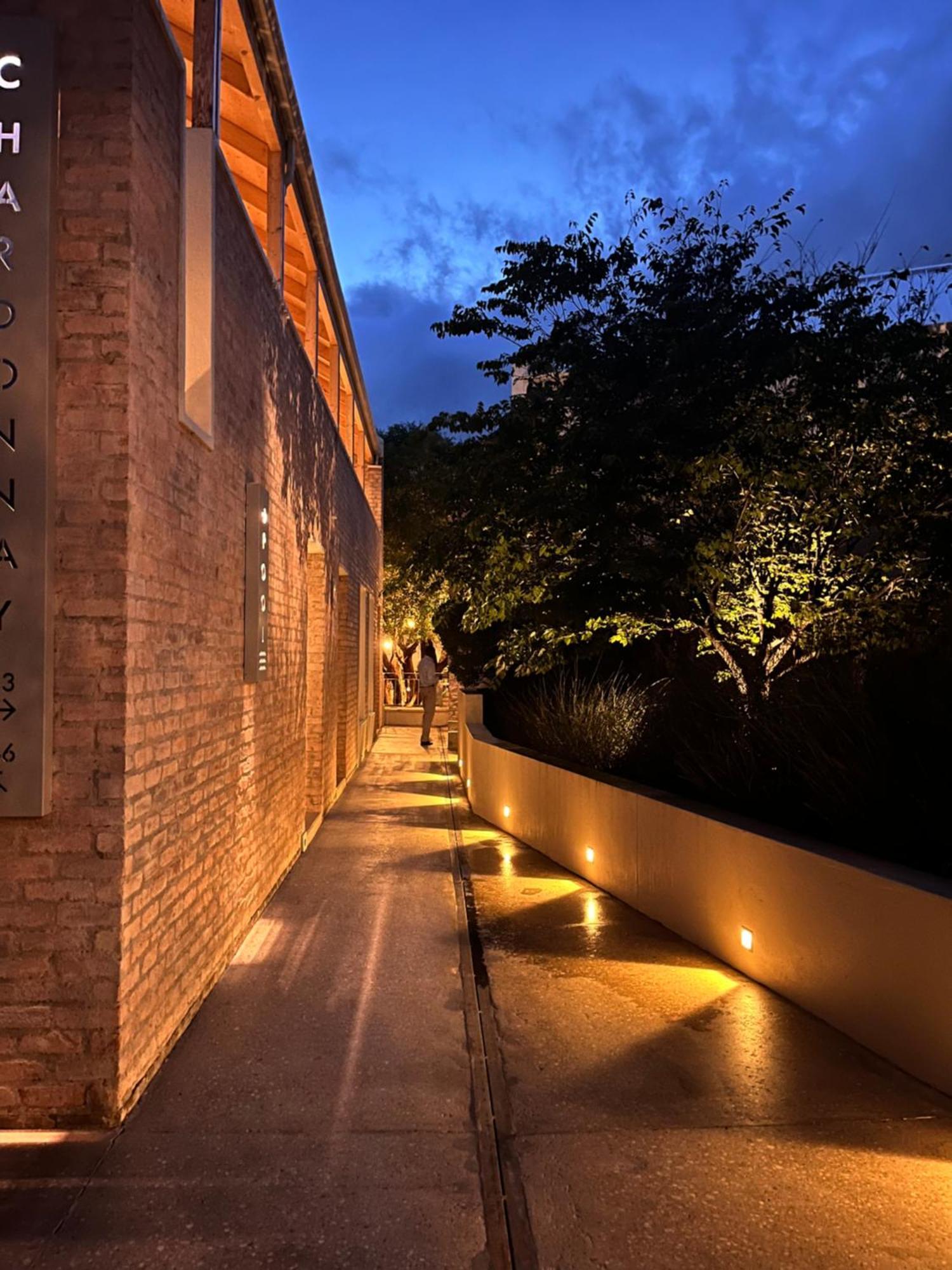 The Windhoek Luxury Suites Екстериор снимка