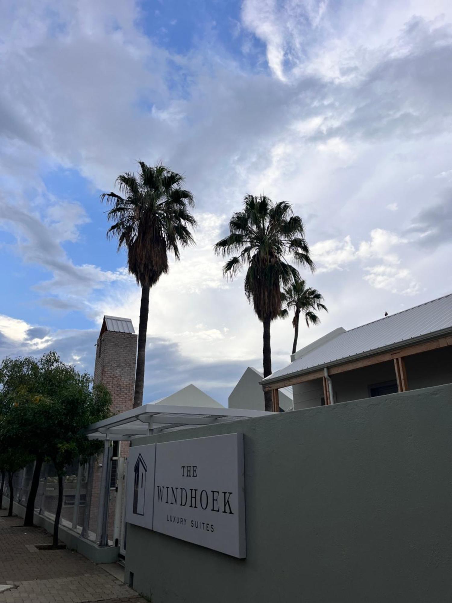 The Windhoek Luxury Suites Екстериор снимка