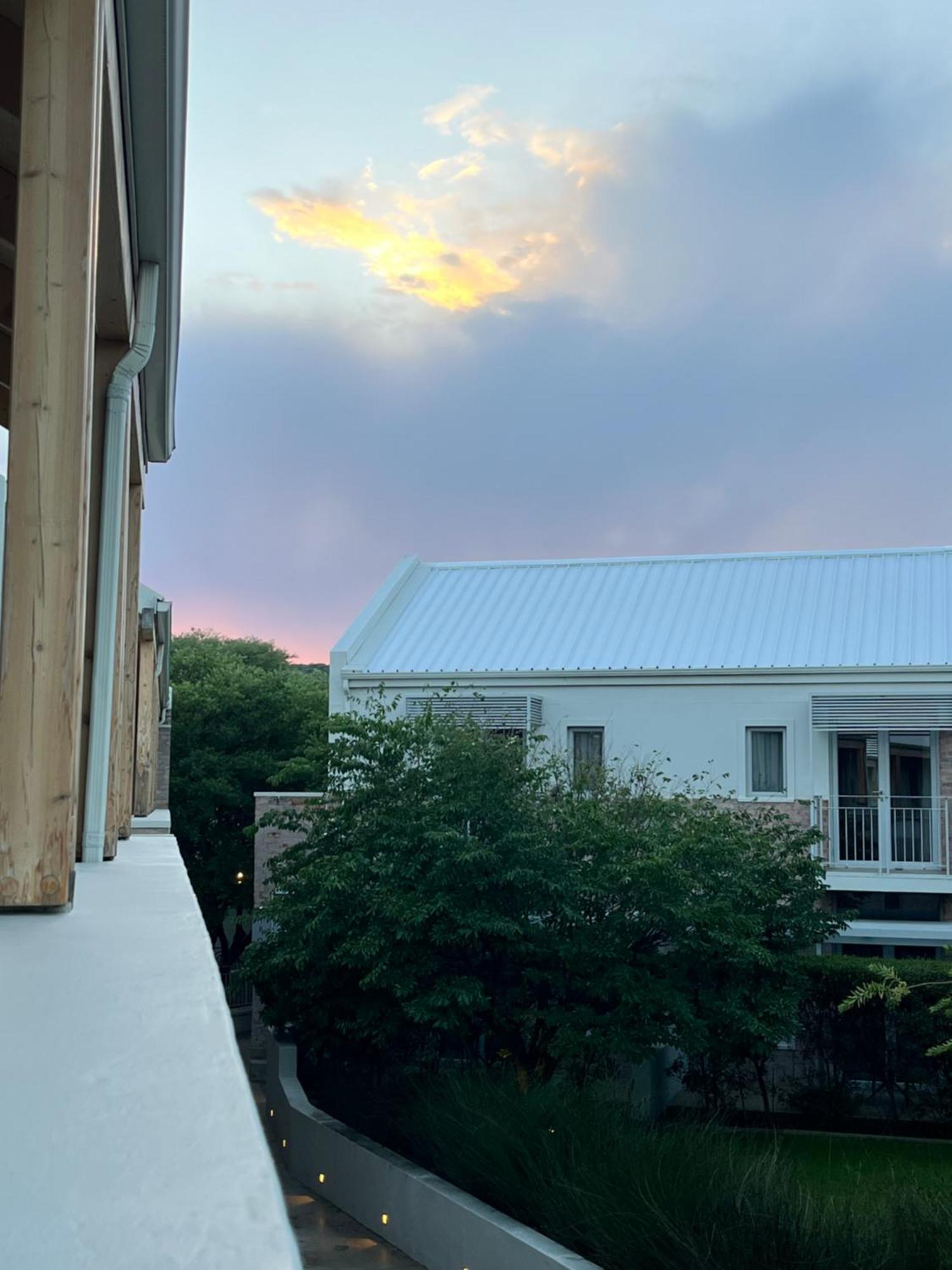 The Windhoek Luxury Suites Екстериор снимка
